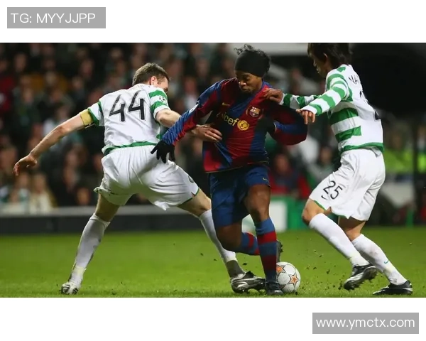 全球足球明星最新排名及精彩照片展示