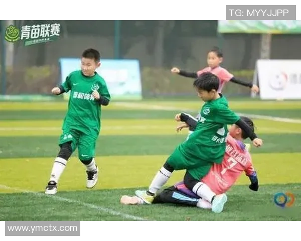 足球搭建图解析与应用探讨助力青少年足球发展与技术提升